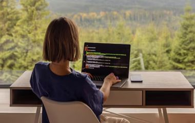 Кабинет с видом на лес: эргономика и тишина