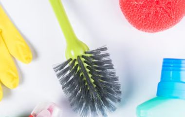 Уборка большого дома: инвентарь и график