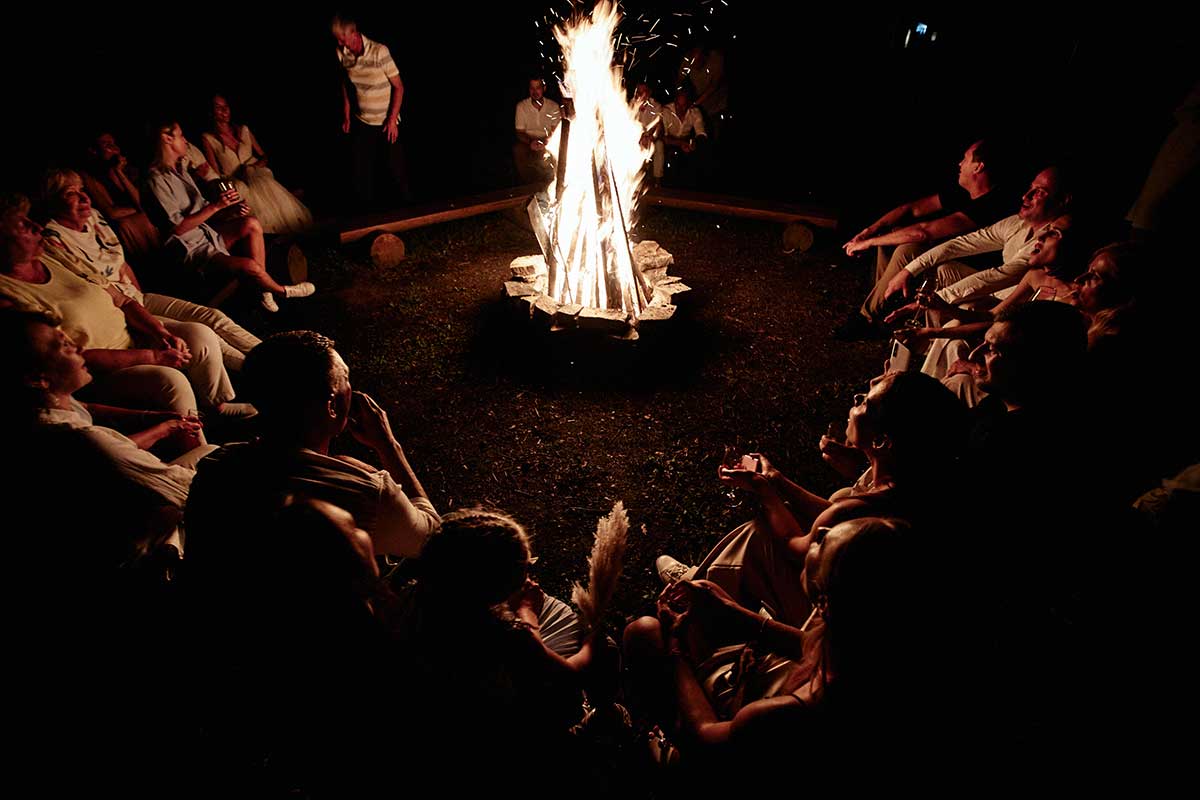 Зона отдыха с костром